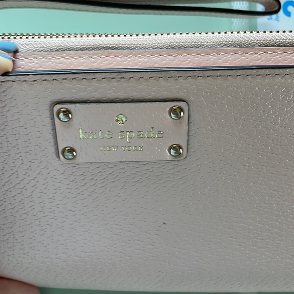 Kate Spade Hand wallet Baby Pink With Strap - Picture 3 of 5